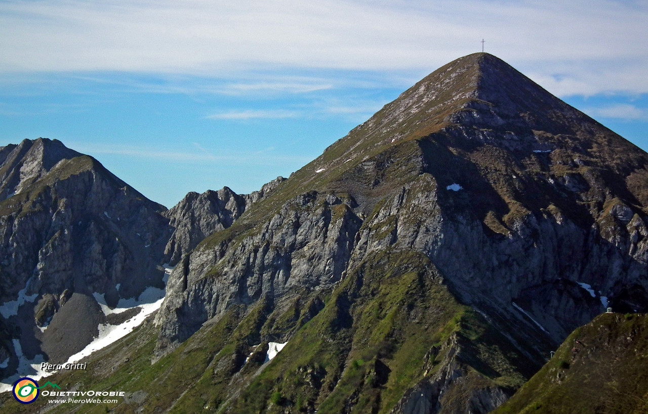 25 zoom sul Monte Cavallo (2323 m.).JPG